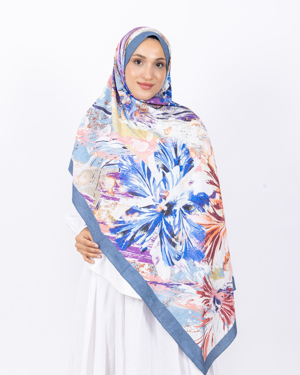 Mikro Bambu Kraş Şal D020 İndigo Mavi, çiçekli desenli, 75 × 185 cm şal – görsel 2