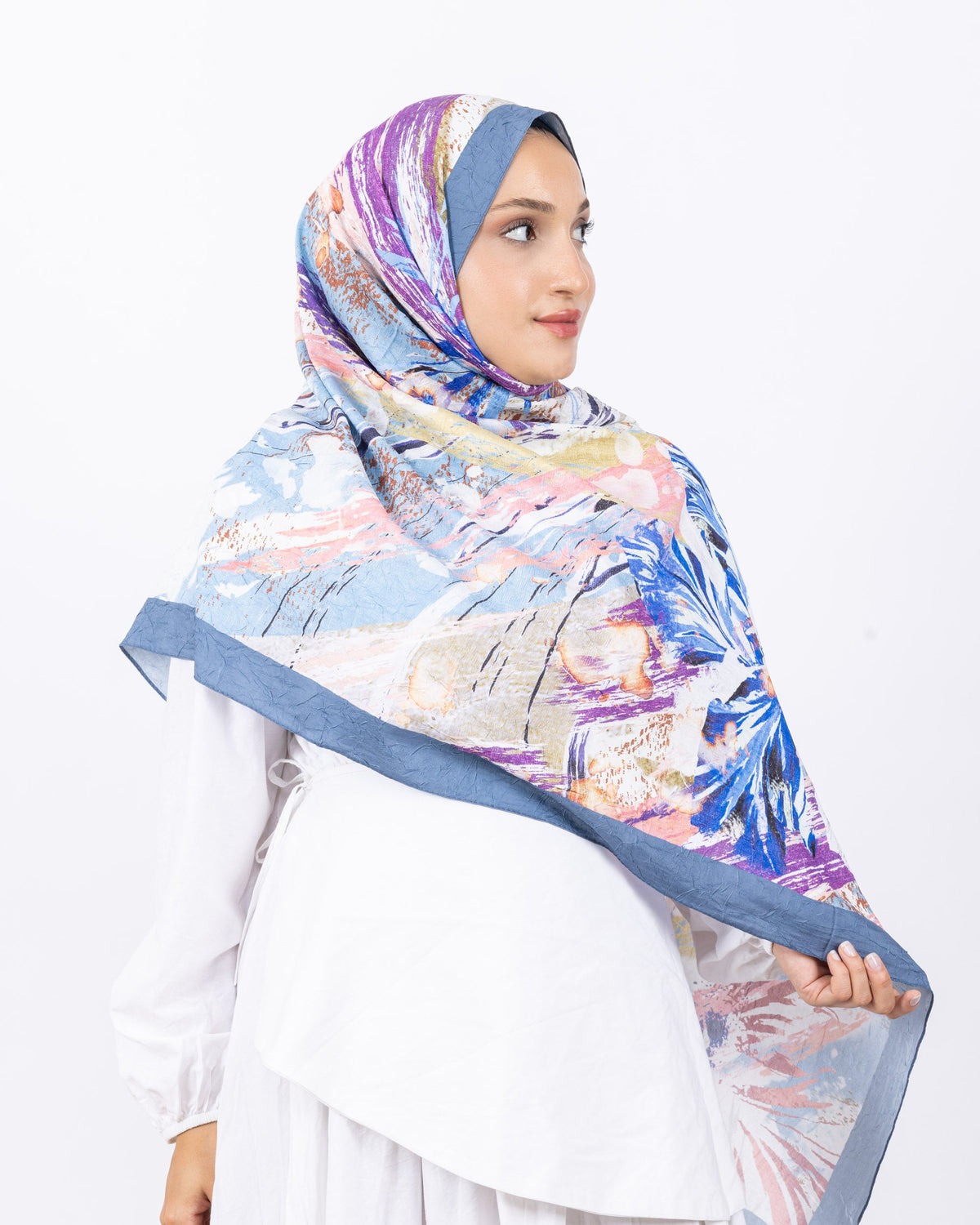 Mikro Bambu Kraş Şal D020 İndigo Mavi, çiçekli desenli, 75 × 185 cm şal – görsel 4