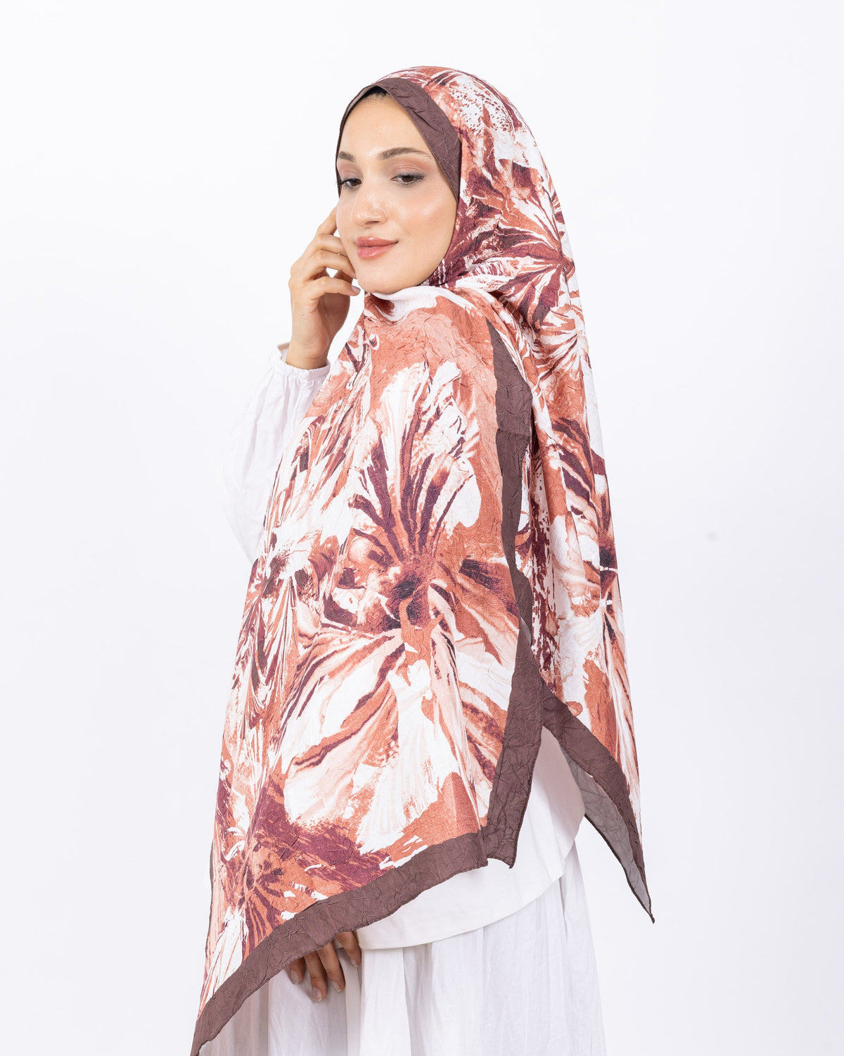 Mikro Bambu Kraş Şal D020 Kahverengi, çiçekli desenli, 75 × 185 cm şal – görsel 2