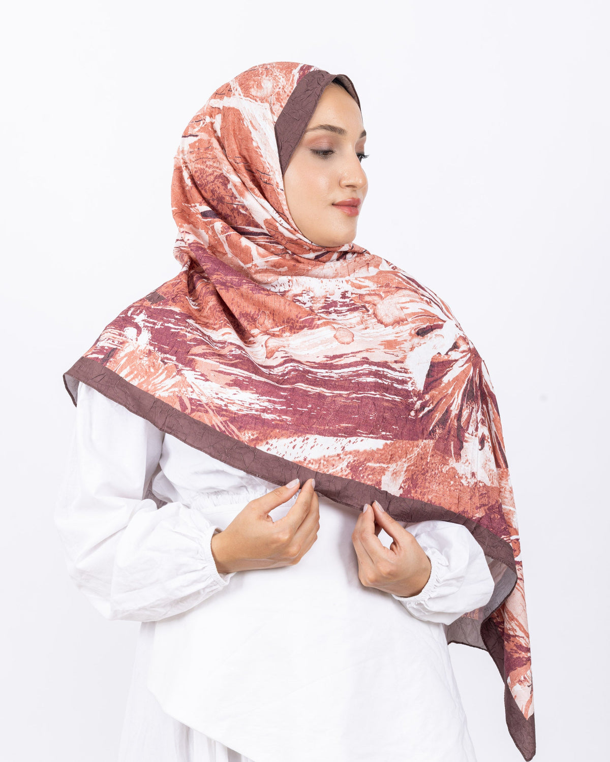 Mikro Bambu Kraş Şal D020 Kahverengi, çiçekli desenli, 75 × 185 cm şal – görsel 3