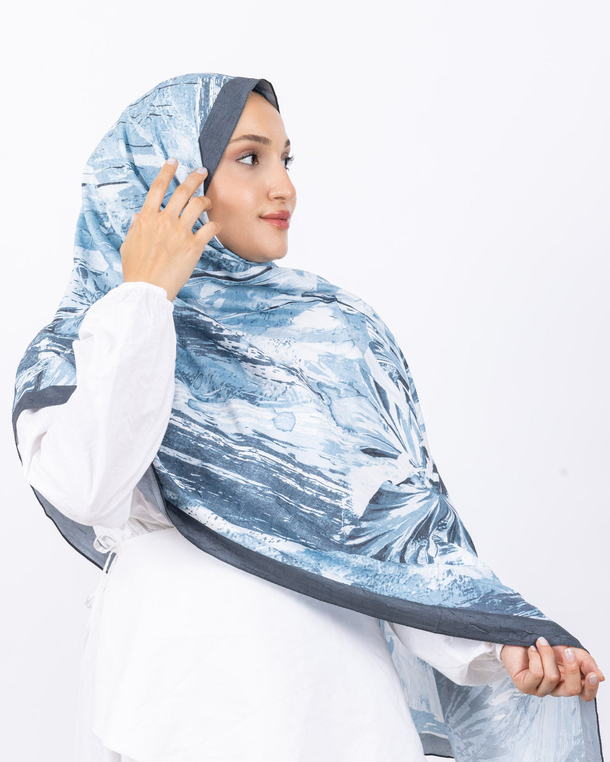 Mikro Bambu Kraş Şal D020 Petrol Mavisi, çiçekli desenli, 75 × 185 cm şal – görsel 1