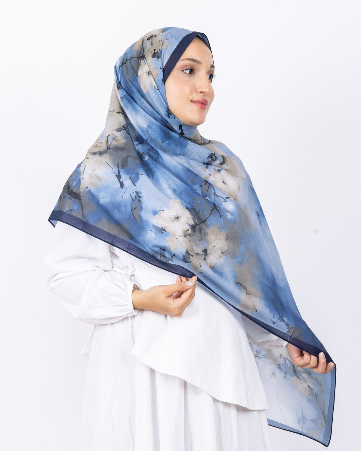 Fransız İpeği D017 Lacivert, çiçekli desenli, 75 × 185 cm şal – görsel 1