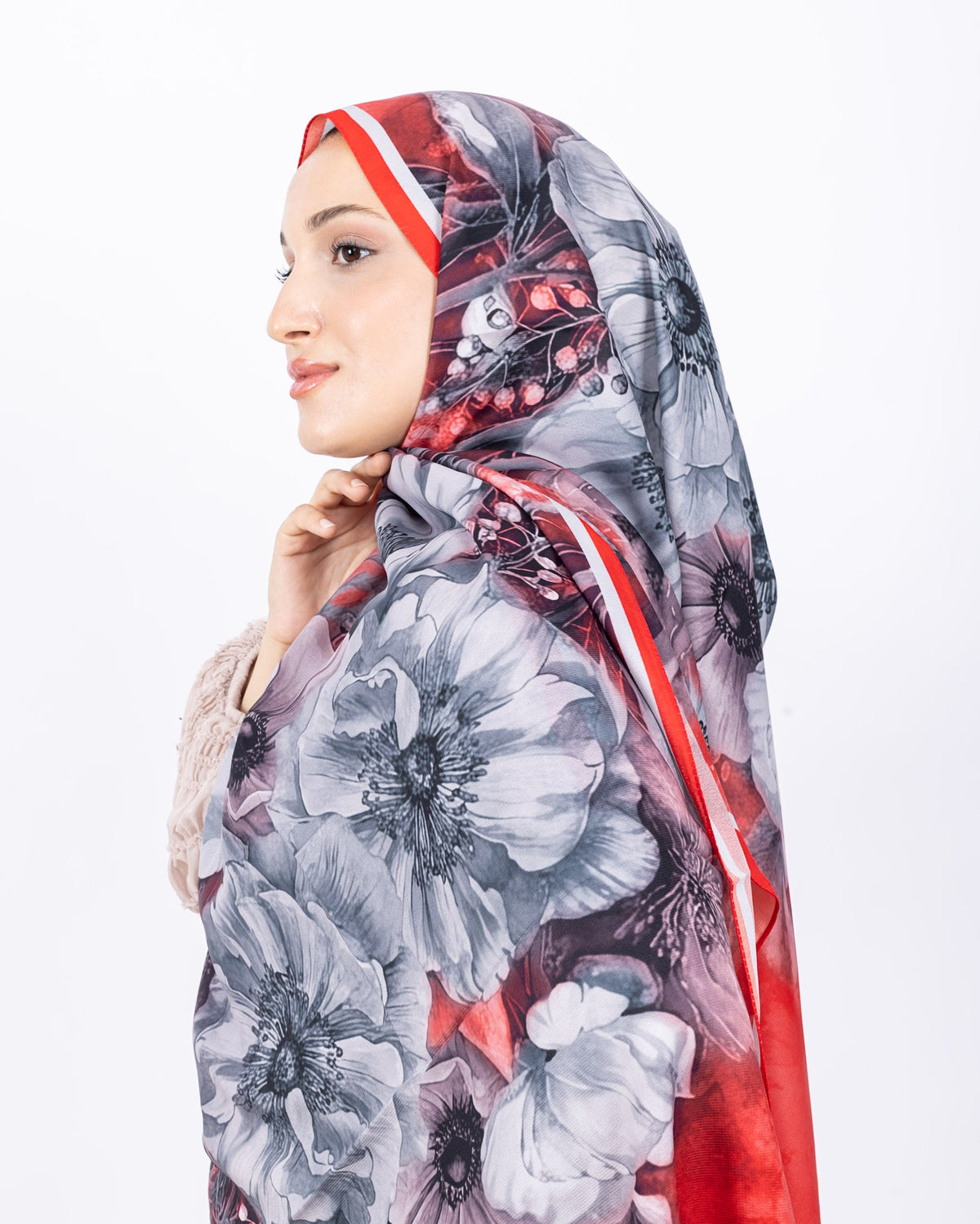 Mikro Soft Şal D006 Kırmızı, çiçekli desenli, 75 × 185 cm şal – görsel 3