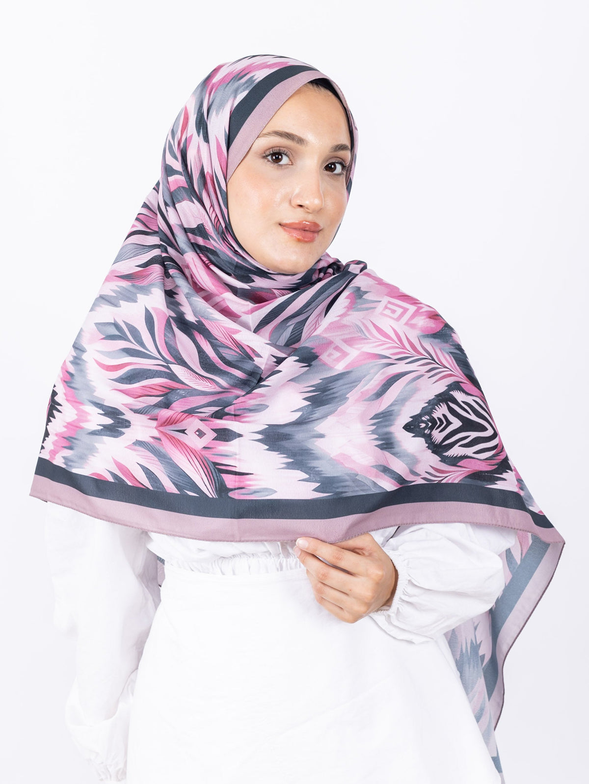 Mikro Soft Şal D008 Pudra, çiçekli desenli, 75 × 185 cm şal – görsel 3