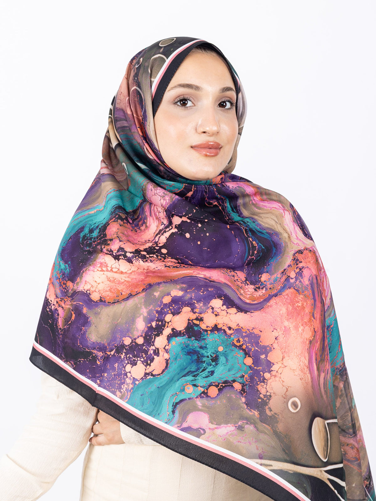 Mikro Soft Şal D010 Siyah-Taş, çiçekli desenli, 75 × 185 cm şal – görsel 4