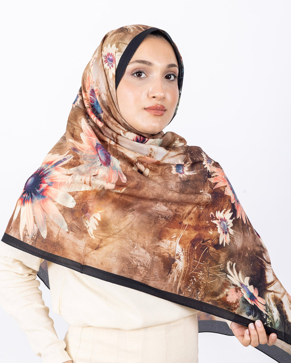 Mikro Soft Şal D002 Siyah-Kahve, çiçekli desenli, 75 × 185 cm şal – görsel 3