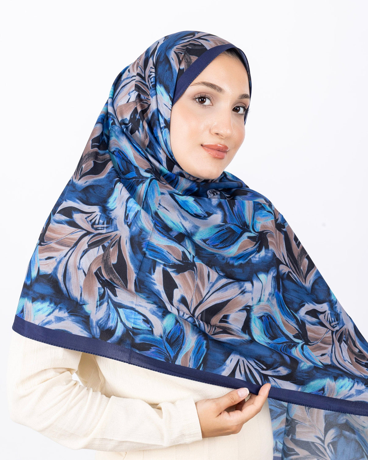 Mikro Soft Şal D011 Lacivert, çiçekli desenli, 75 × 185 cm şal – görsel 4