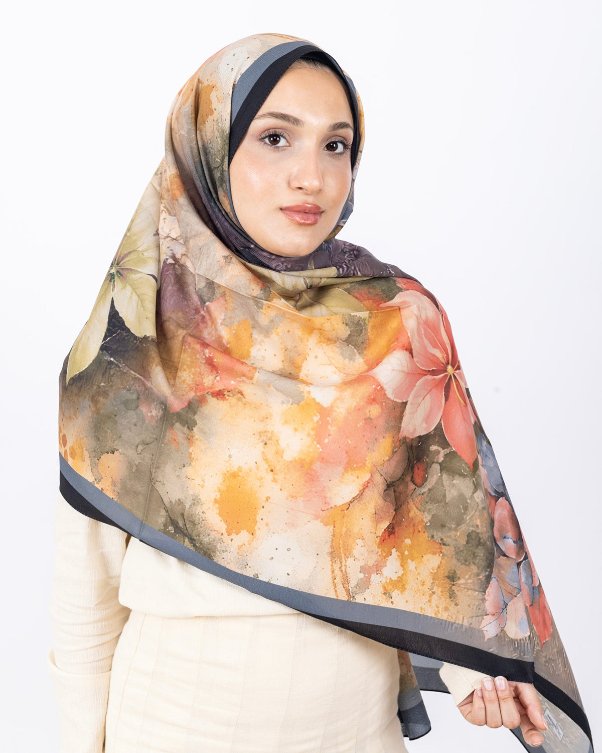 Mikro Soft Şal D013 Siyah-Gri, çiçekli desenli, 75 × 185 cm şal – görsel 1