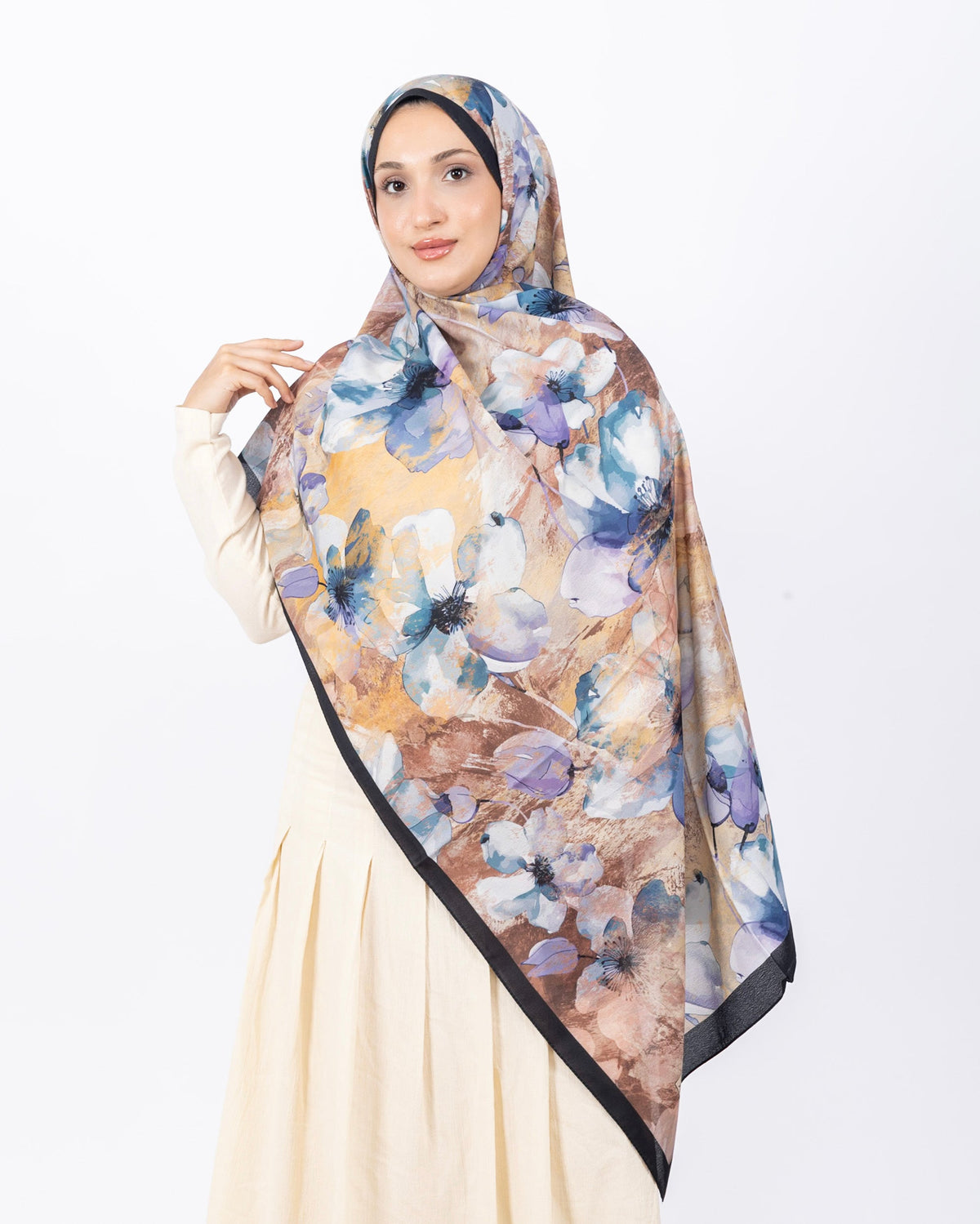 Mikro Soft Şal D015 Siyah-Bej, çiçekli desenli, 75 × 185 cm şal – görsel 2