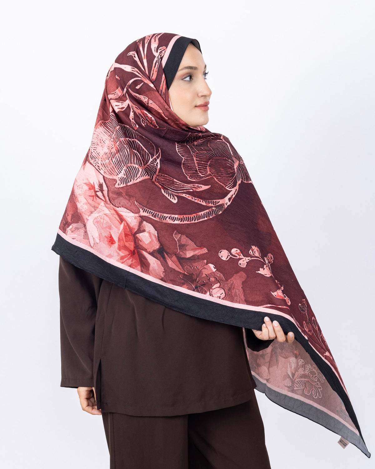 Mikro Bambu Kraş Şal D025 Siyah-Bordo, çiçekli desenli, 75 × 185 cm şal – görsel 2