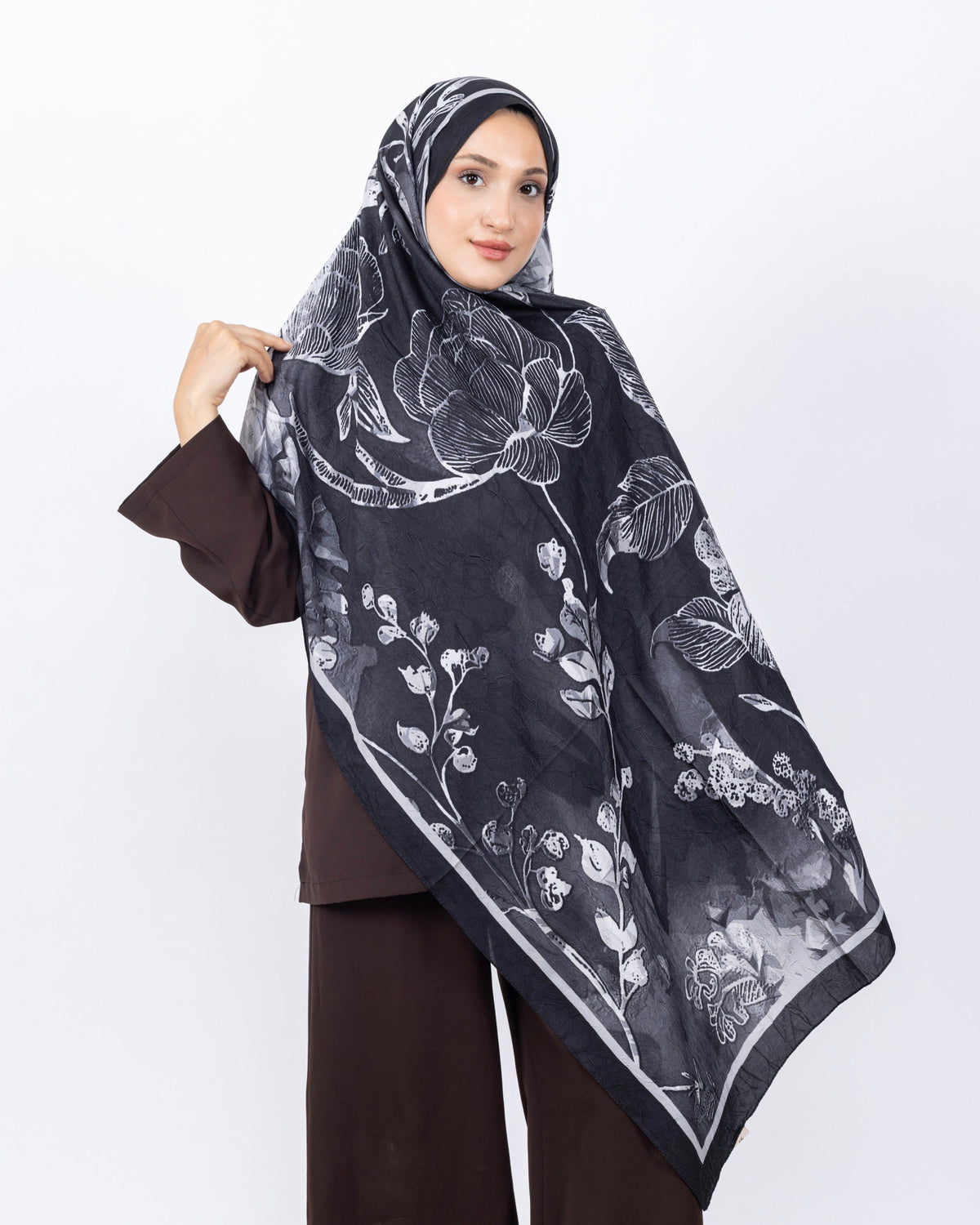 Mikro Bambu Kraş Şal D025 Siyah-Gri, çiçekli desenli, 75 × 185 cm şal – görsel 2