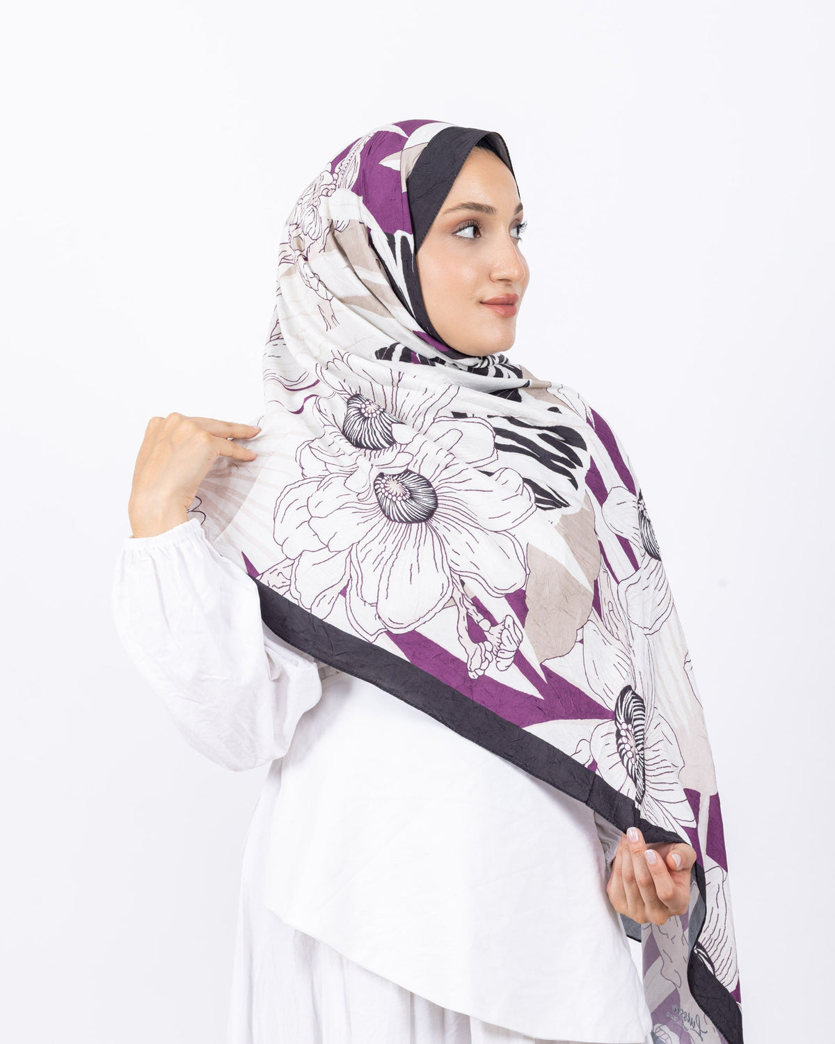 Mikro Bambu Kraş Şal D024 Siyah-Fuşya, çiçekli desenli, 75 × 185 cm şal – görsel 3