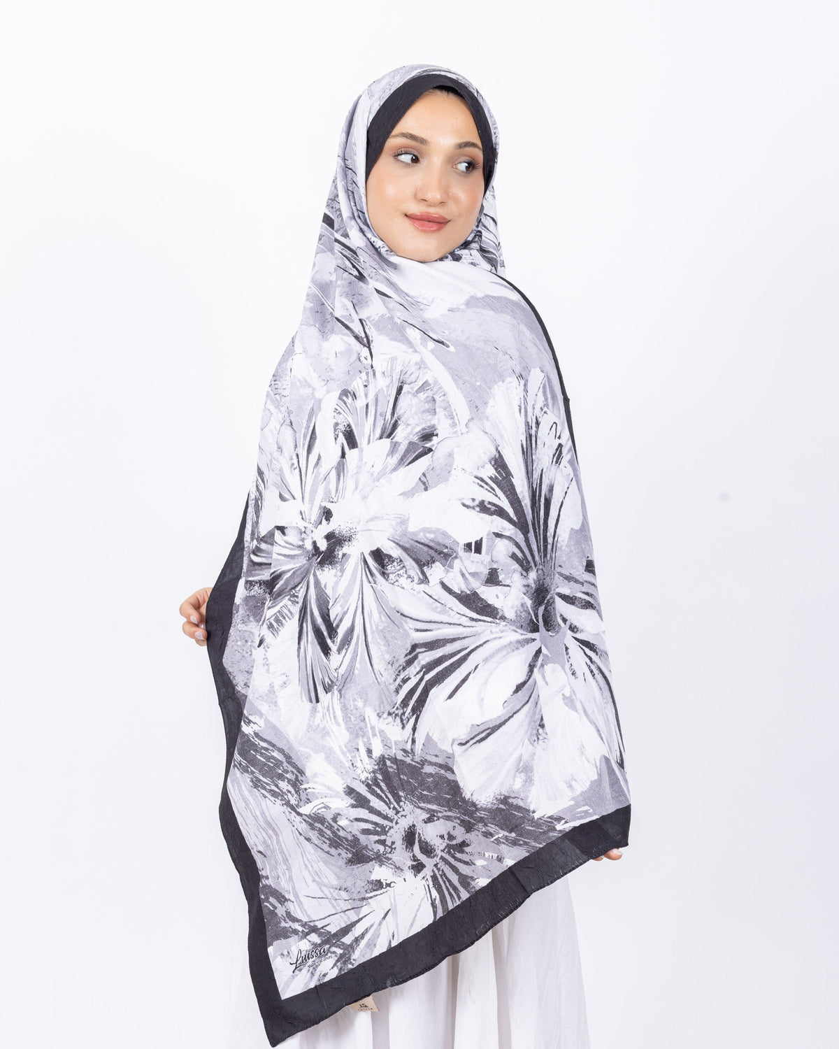 Mikro Bambu Kraş Şal D020 Siyah, çiçekli desenli, 75 × 185 cm şal – görsel 3