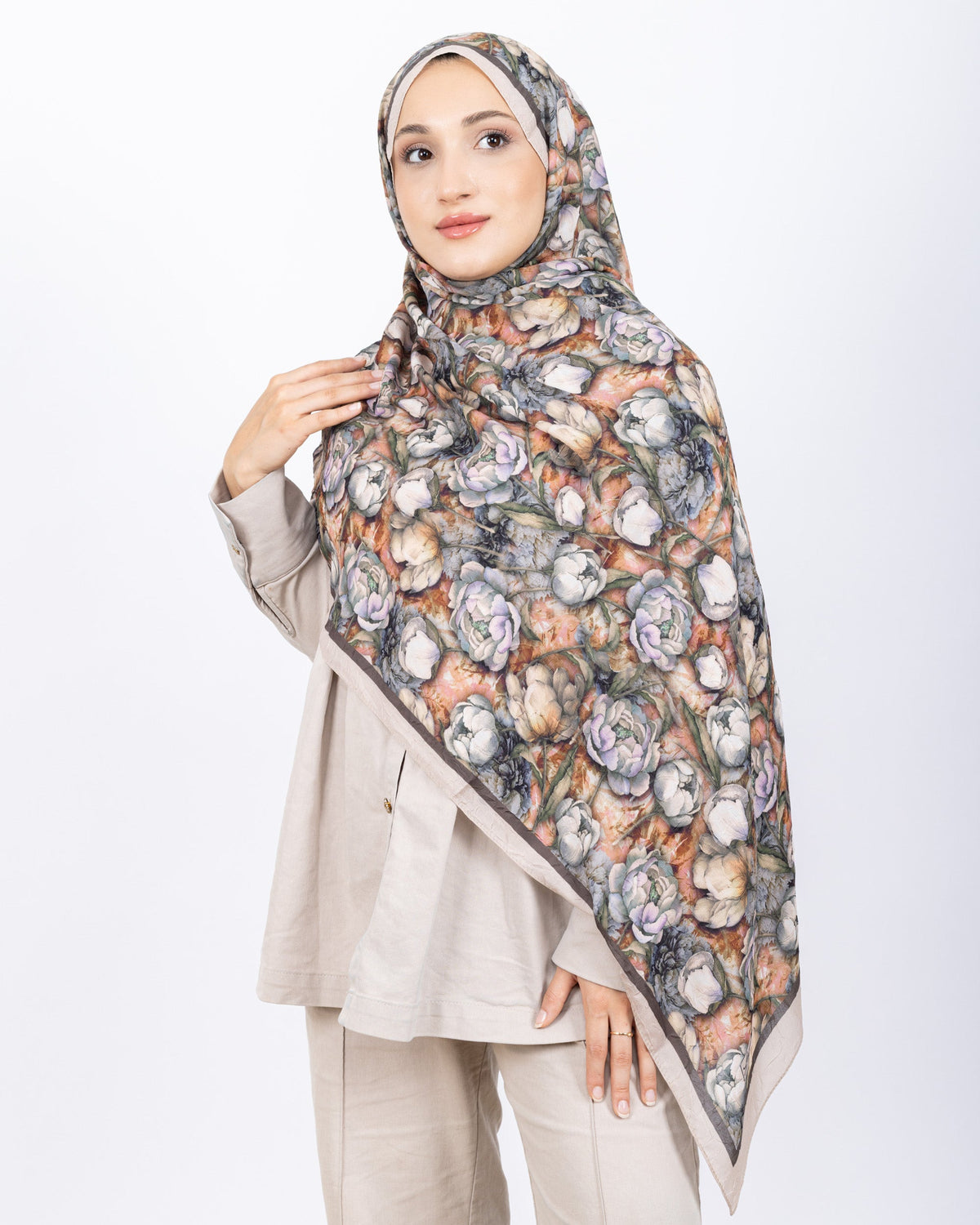 Soft Bambu Kraş Şal D036 Taş Rengi, rose desenli, 75 × 185 cm şal – görsel 3