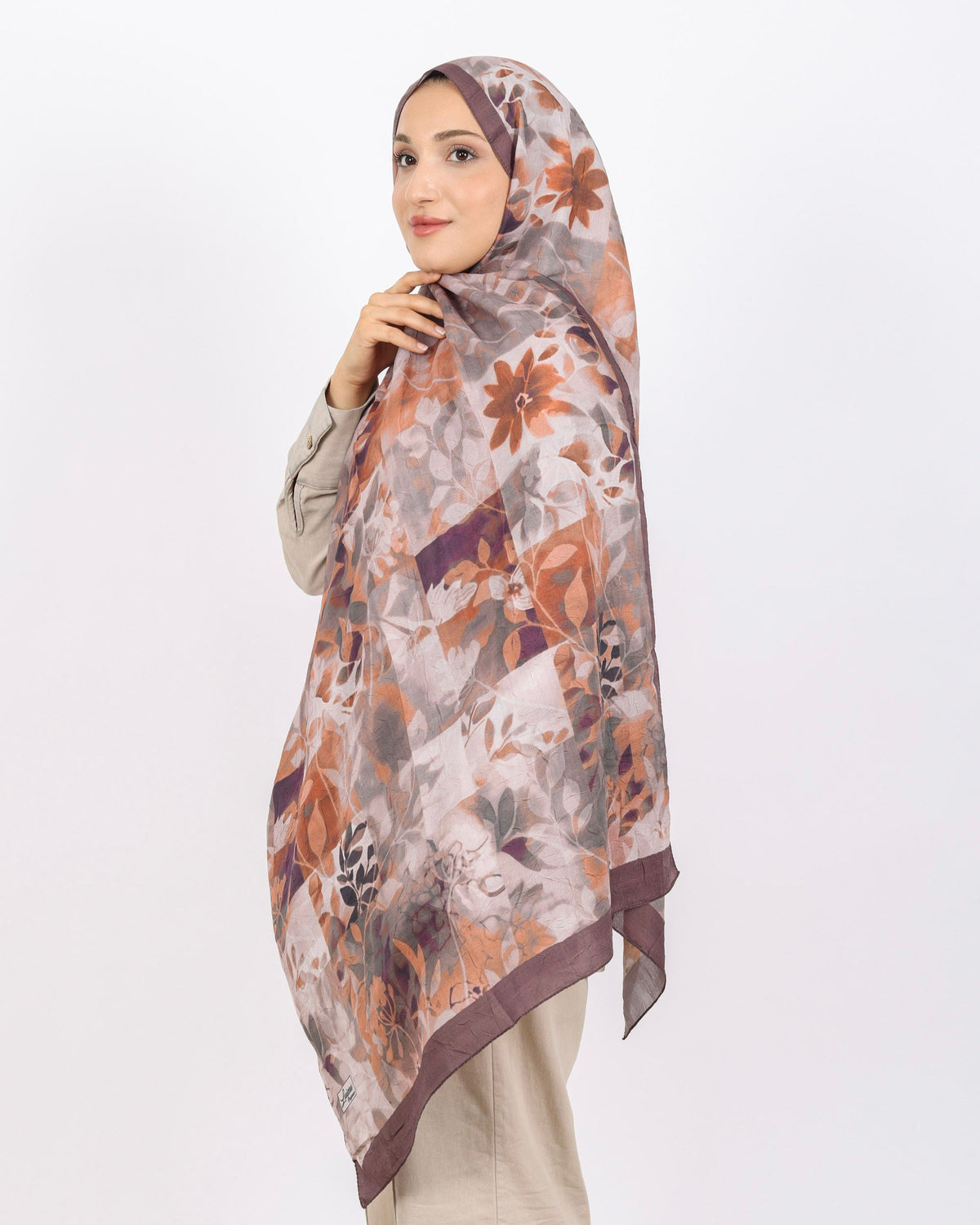 Soft Bambu Kraş Şal D042 Kahverengi, çiçekli desenli, 75 × 185 cm şal – görsel 4