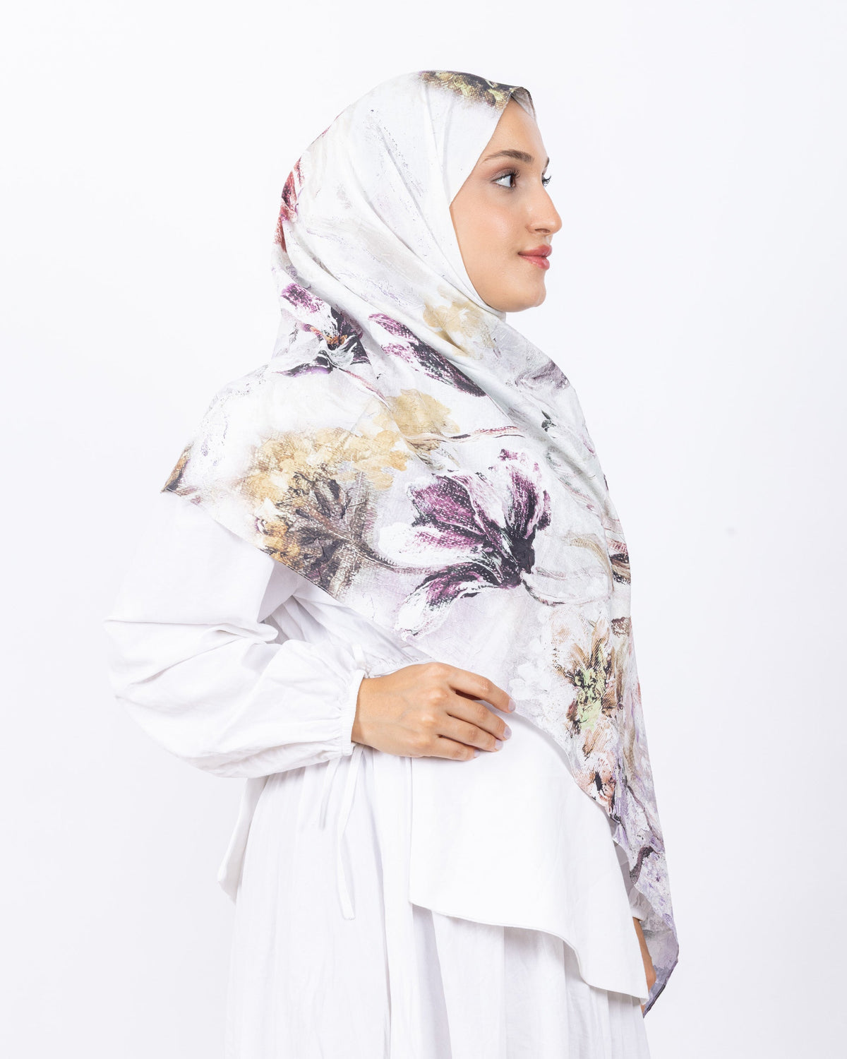 Mikro Bambu Kraş Şal D032 Beyaz-Lila, çiçekli desenli, 75 × 185 cm şal – görsel 3
