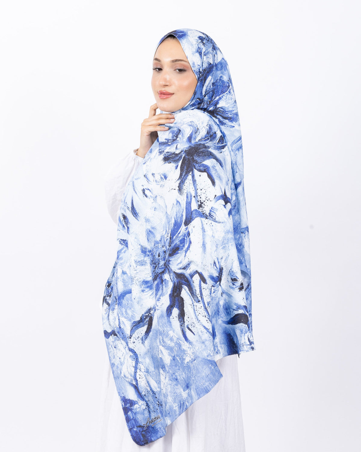 Mikro Bambu Kraş Şal D032 Lacivert-Beyaz, çiçekli desenli, 75 × 185 cm şal – görsel 3