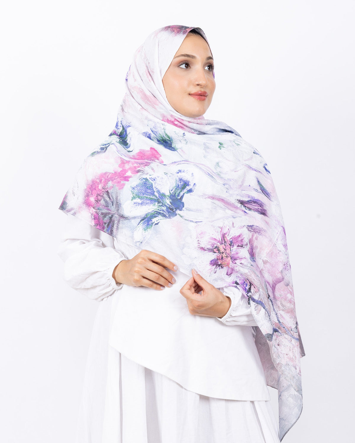 Mikro Bambu Kraş Şal D032 Lila-Beyaz, Lila-Bej renk, çiçekli desenli, 75 × 185 cm şal – görsel 3