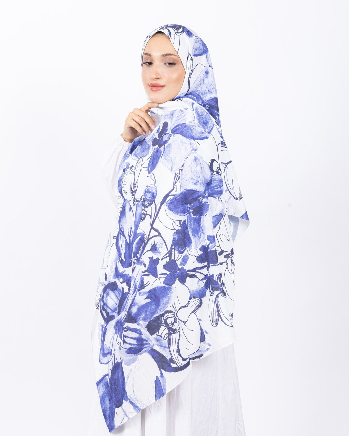 Mikro Bambu Kraş Şal D031 Lacivert, çiçekli desenli, 75 × 185 cm şal – görsel 3