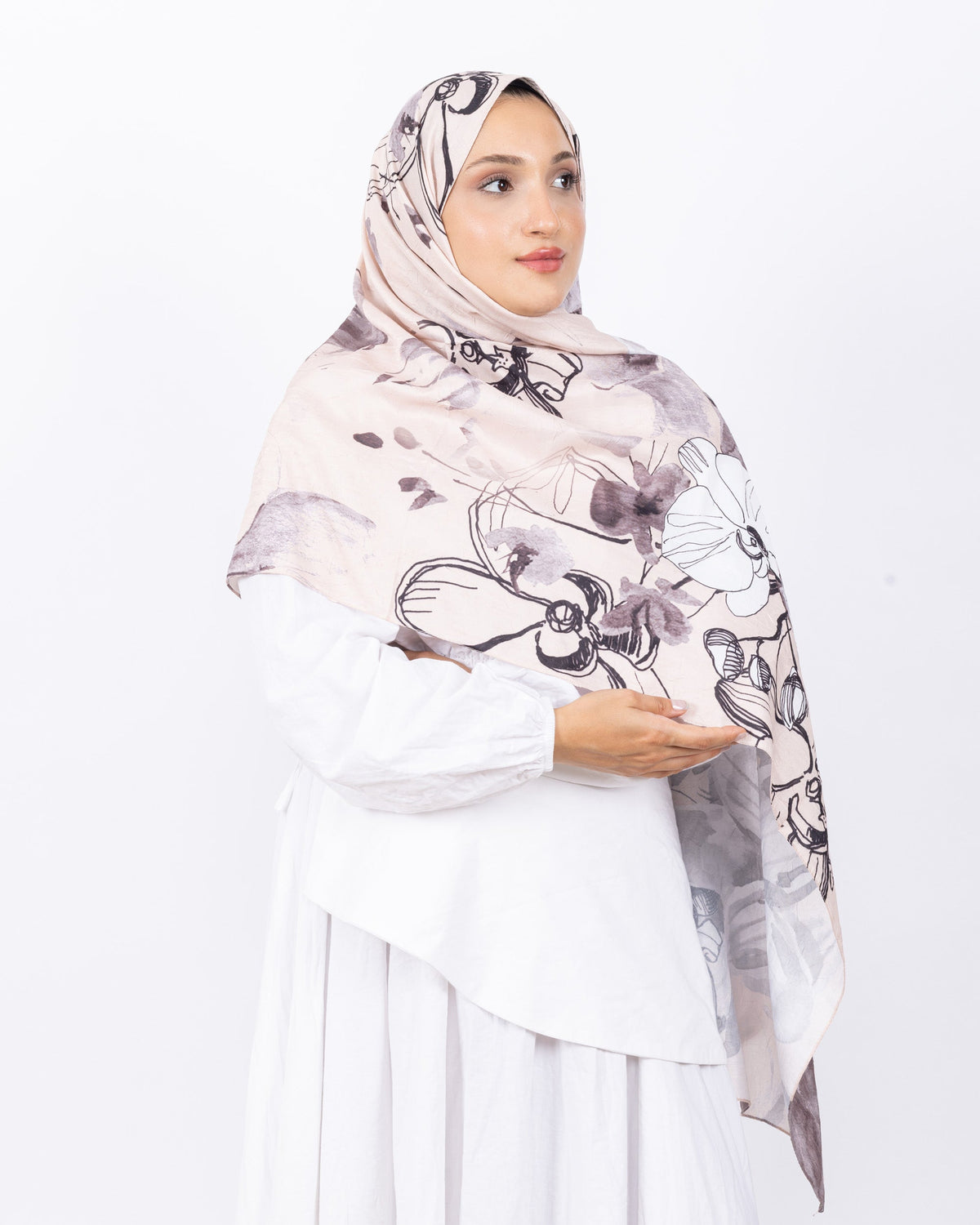 Mikro Bambu Kraş Şal D031 Bej, çiçekli desenli, 75 × 185 cm şal – görsel 3