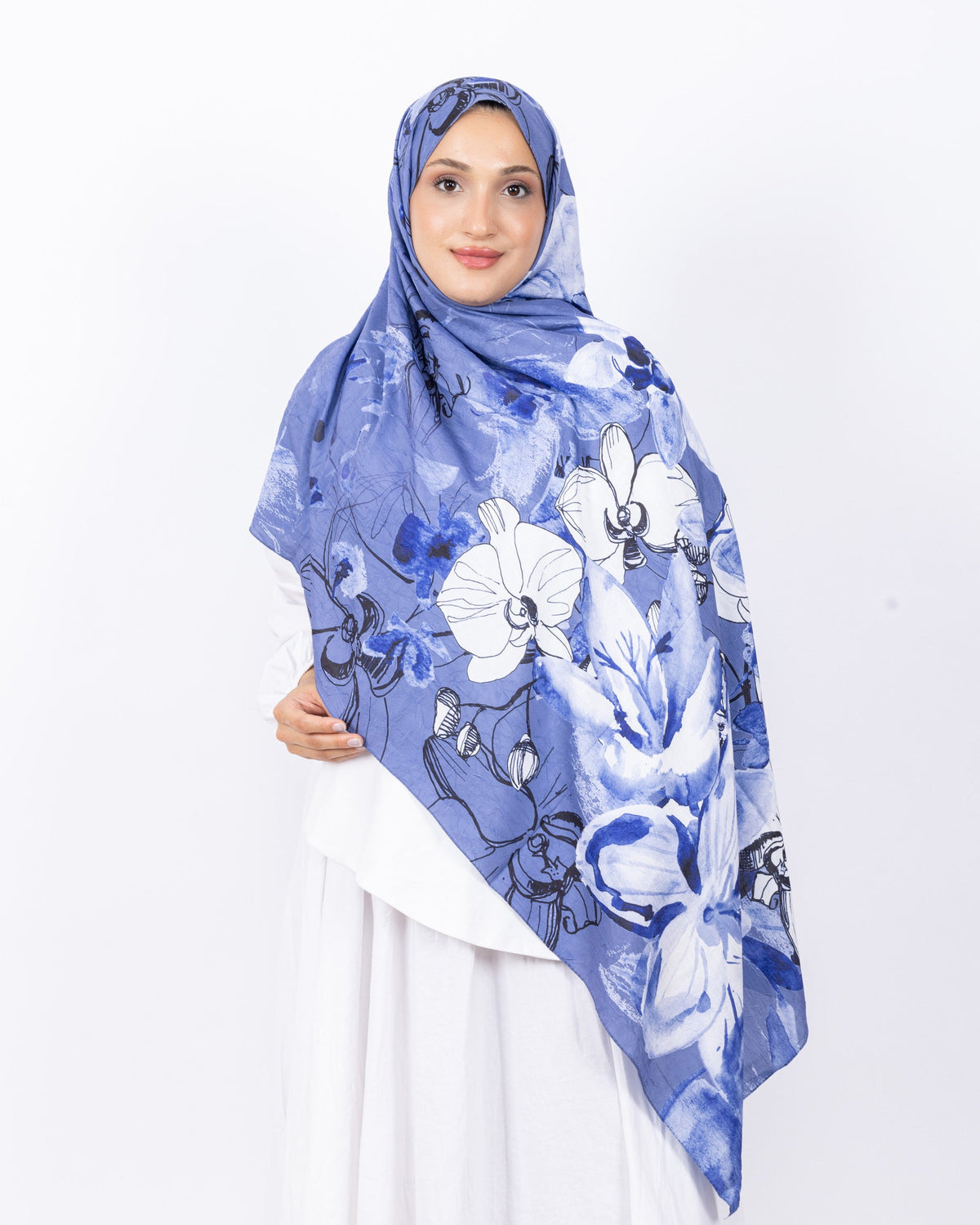Mikro Bambu Kraş Şal D031 Lacivert-Beyaz, çiçekli desenli, 75 × 185 cm şal – görsel 1