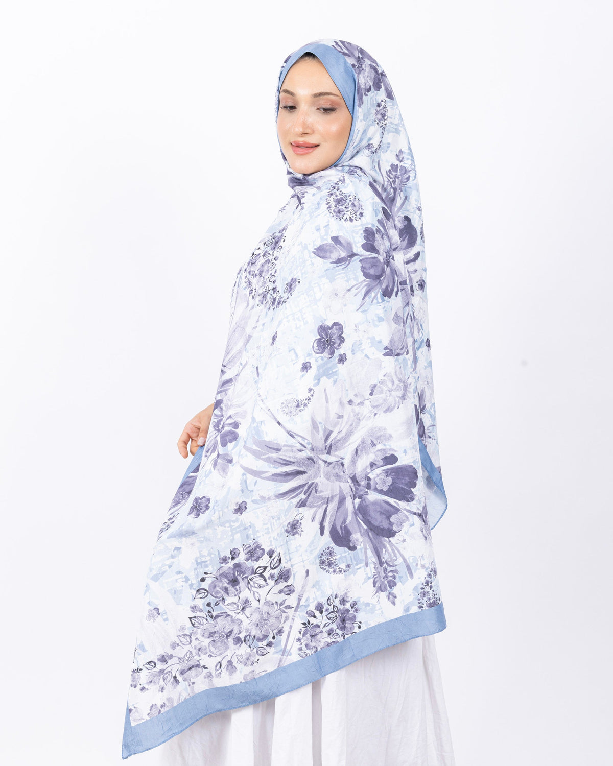 Mikro Bambu Kraş Şal D029 Mavi, çiçekli desenli, 75 × 185 cm şal – görsel 3