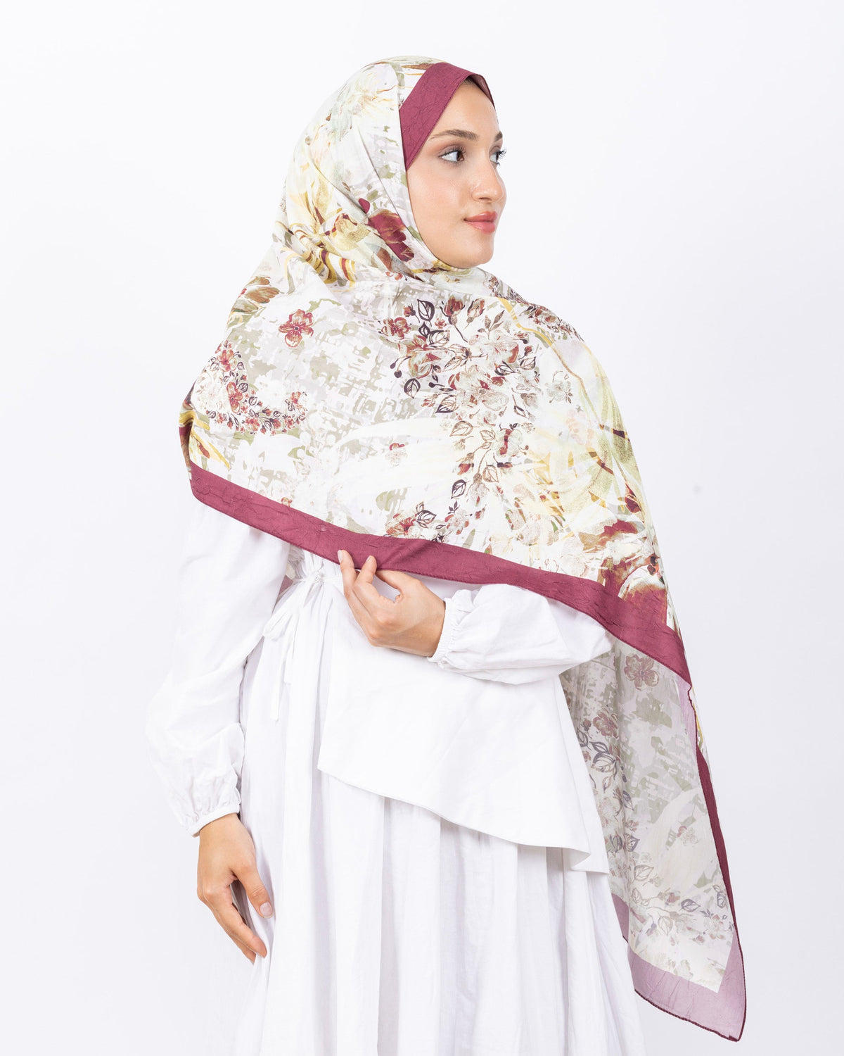 Mikro Bambu Kraş Şal D029 Bordo, çiçekli desenli, 75 × 185 cm şal – görsel 4