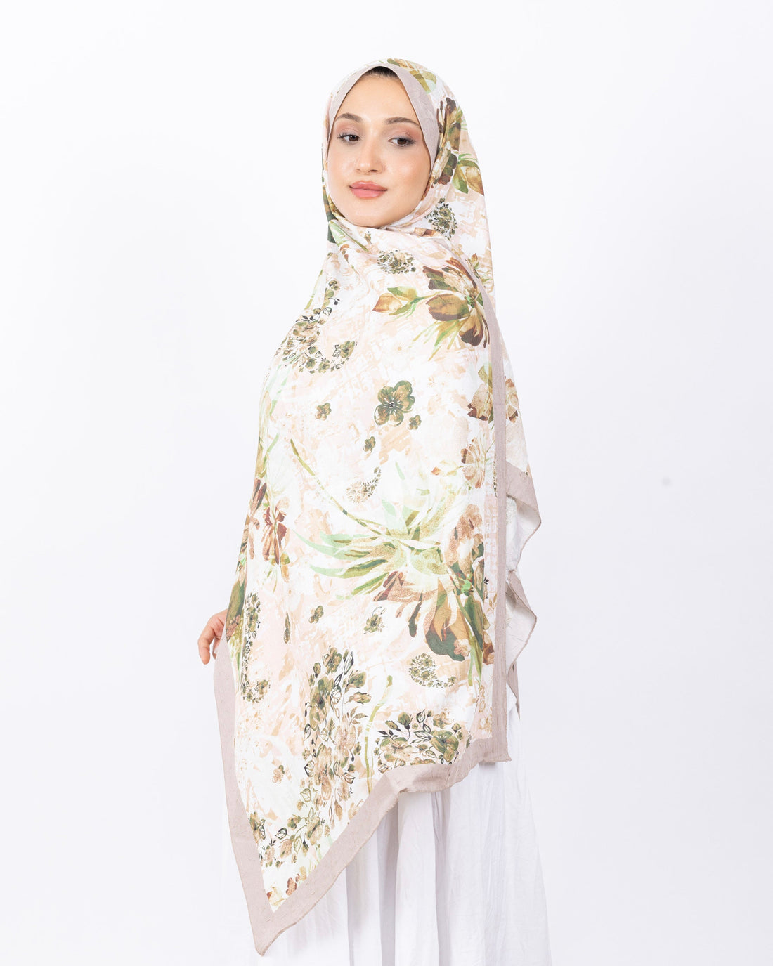 Mikro Bambu Kraş Şal D029 Bej, çiçekli desenli, 75 × 185 cm şal – görsel 2
