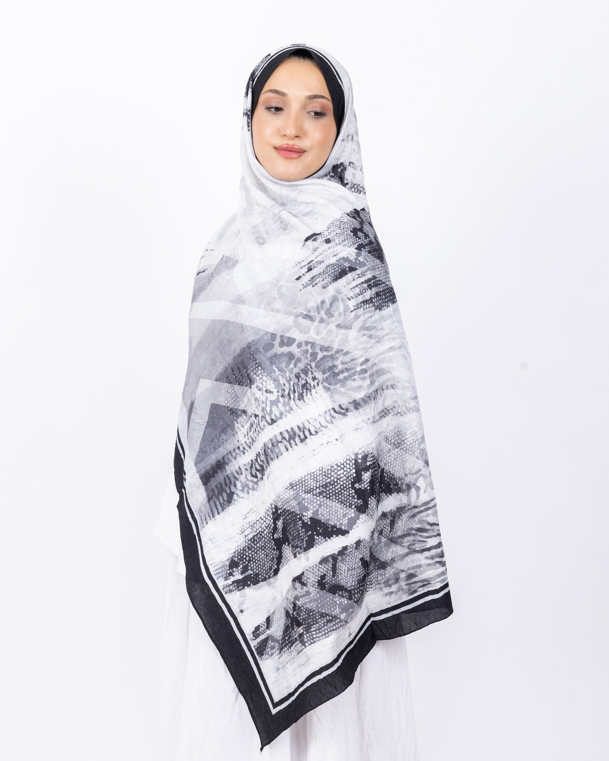 Mikro Bambu Kraş Şal D030 Siyah-Gri, 75 × 185 cm şal – görsel 3