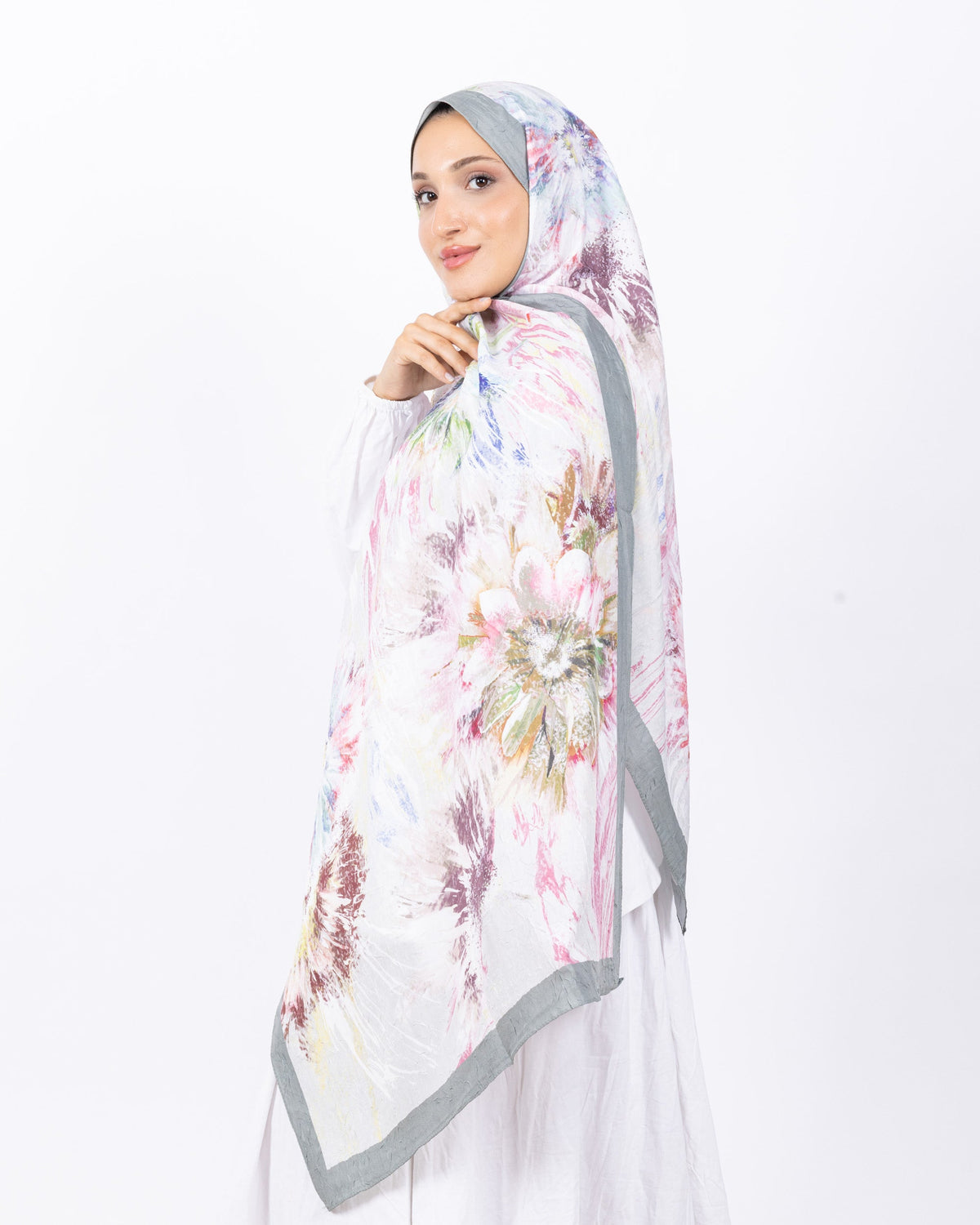 Mikro Bambu Kraş Şal D027 Su Yeşili, çiçekli desenli, 75 × 185 cm şal – görsel 3