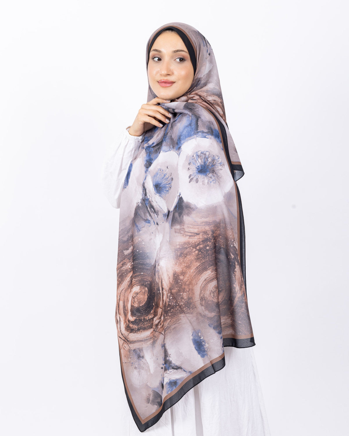 Fransız İpeği D018 Siyah-Bej, çiçekli desenli, 75 × 185 cm şal – görsel 3