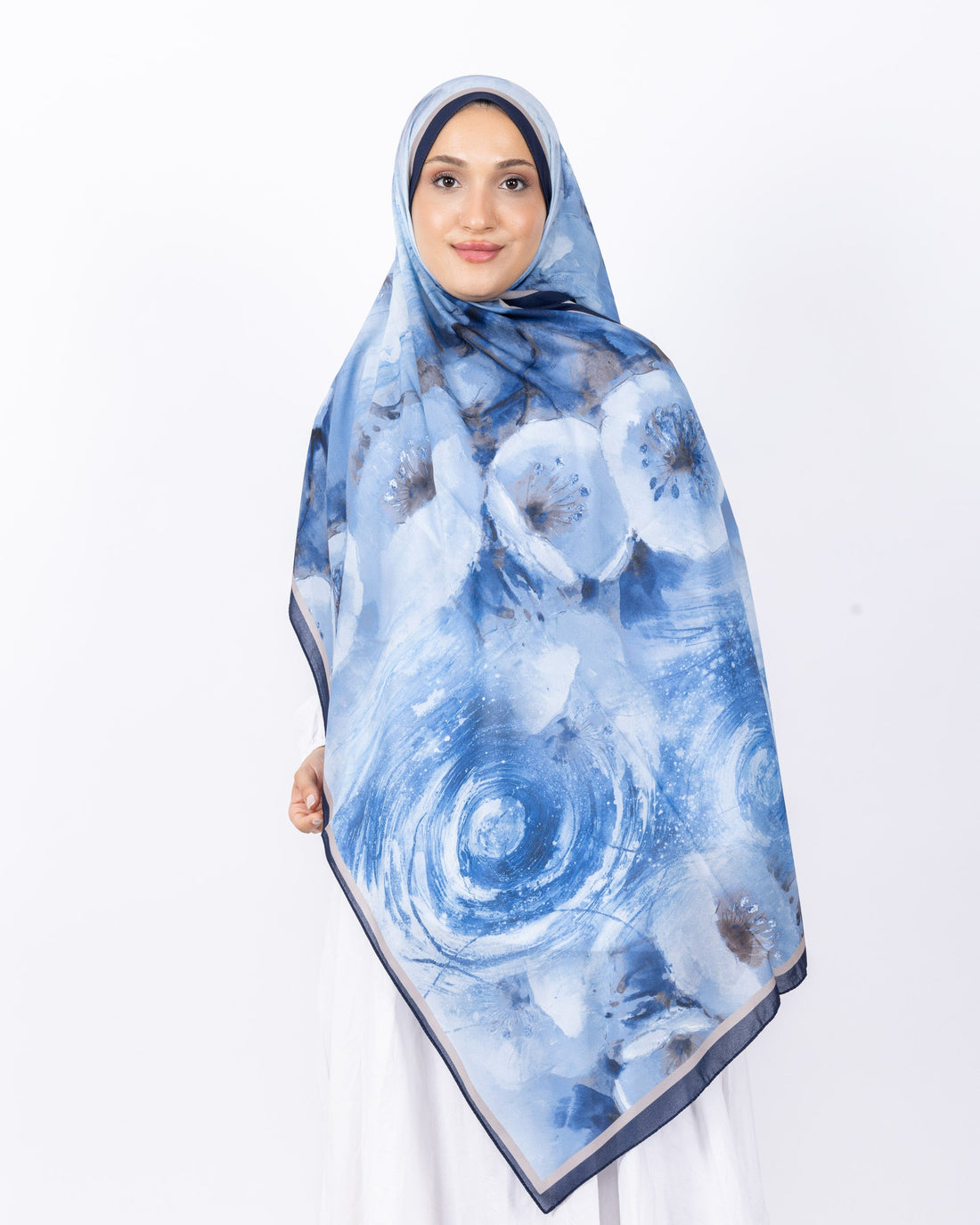 Fransız İpeği D018 Lacivert, çiçekli desenli, 75 × 185 cm şal – görsel 2