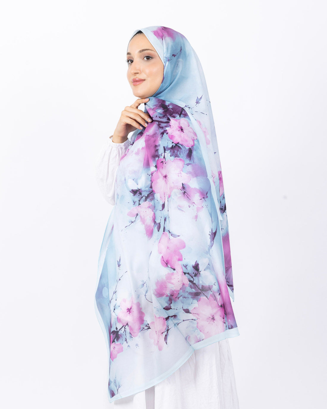 Fransız İpeği D017 Mavi, çiçekli desenli, 75 × 185 cm şal – görsel 2