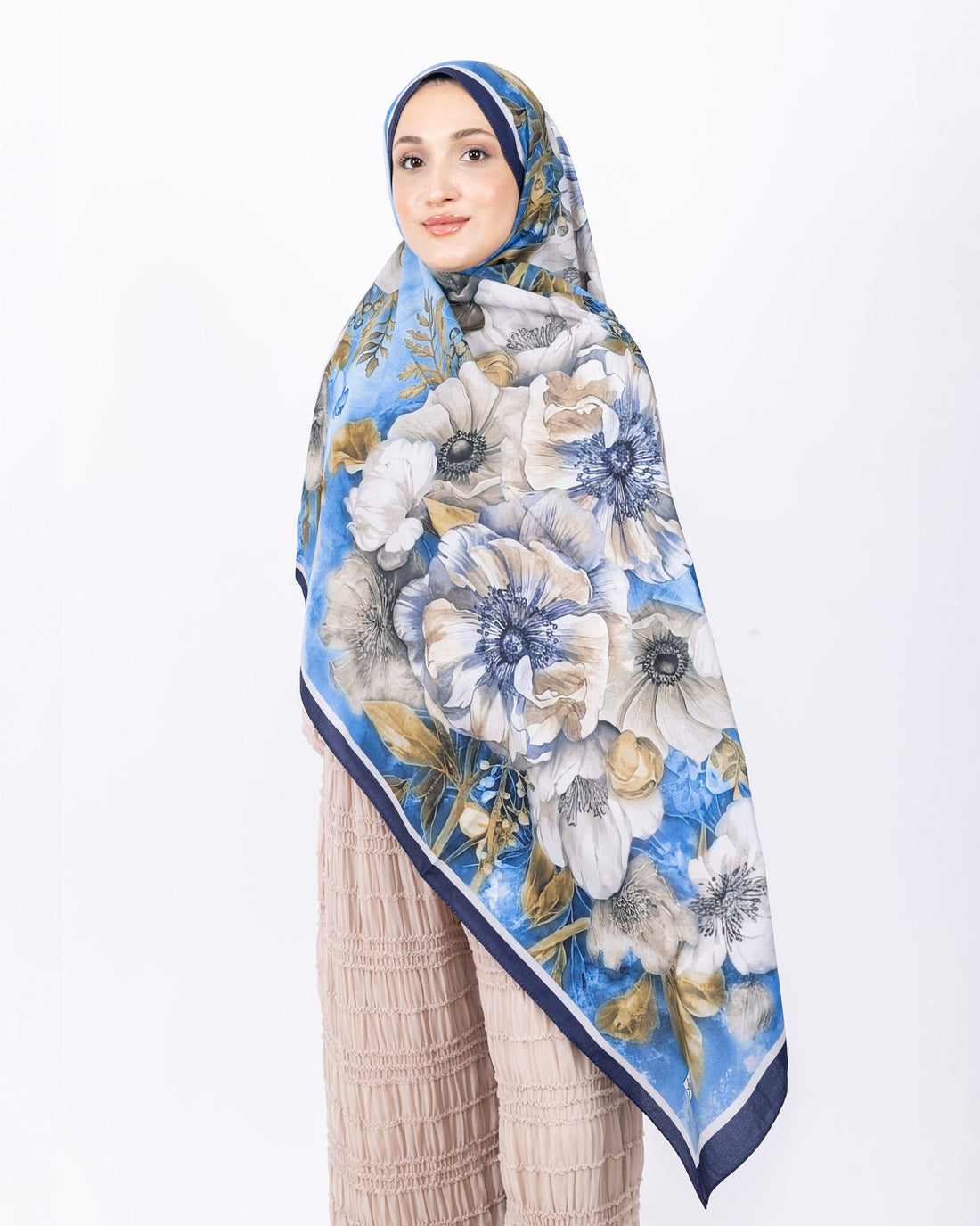 Mikro Soft Şal D006 Lacivert, çiçekli desenli, 75 × 185 cm şal – görsel 2