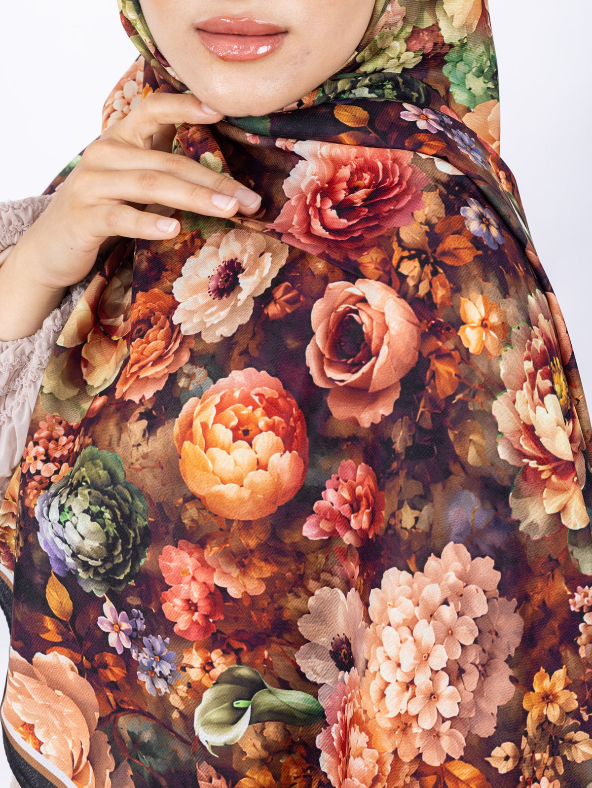 Mikro Soft Şal D001 Siyah-Kahve, çiçekli desenli, 75 × 185 cm şal – görsel 4