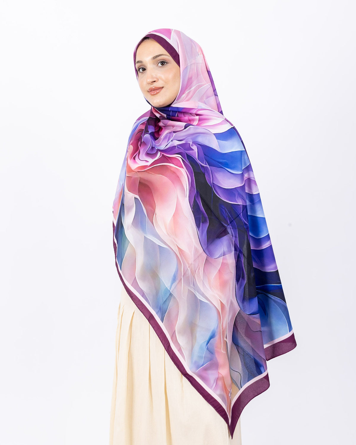 Mikro Soft Şal D007 Mürdüm, çiçekli desenli, 75 × 185 cm şal – görsel 3