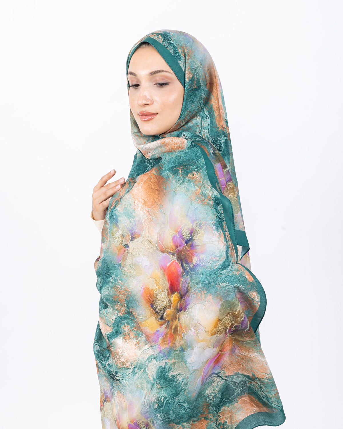 Mikro Soft Şal D009 Zümrüt Yeşili, çiçekli desenli, 75 × 185 cm şal – görsel 1
