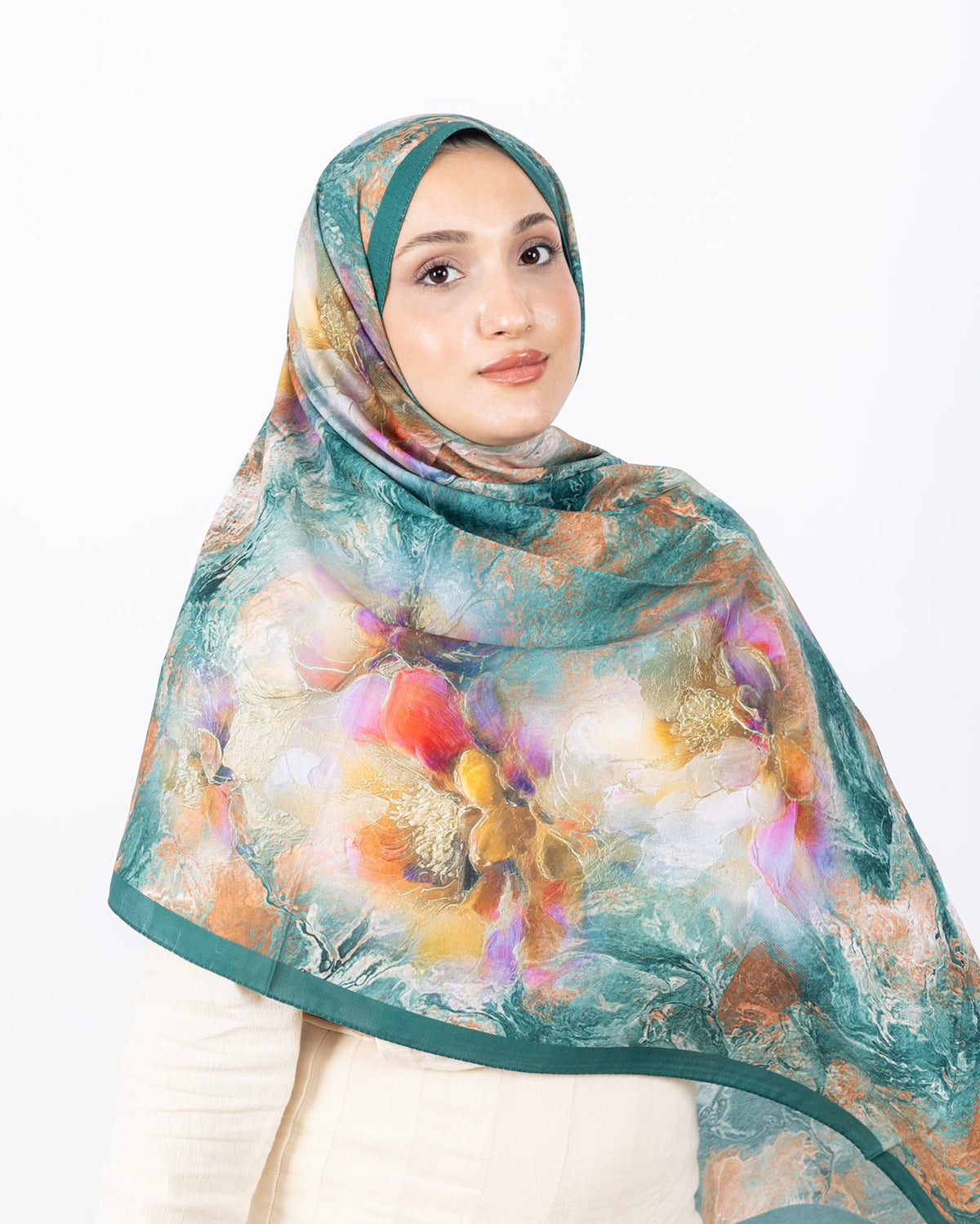Mikro Soft Şal D009 Zümrüt Yeşili, çiçekli desenli, 75 × 185 cm şal – görsel 3