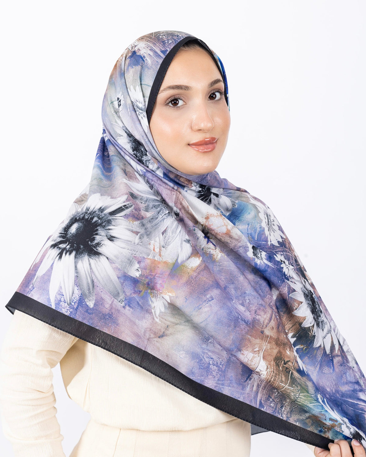 Mikro Soft Şal D002 Siyah-Mor, çiçekli desenli, 75 × 185 cm şal – görsel 3