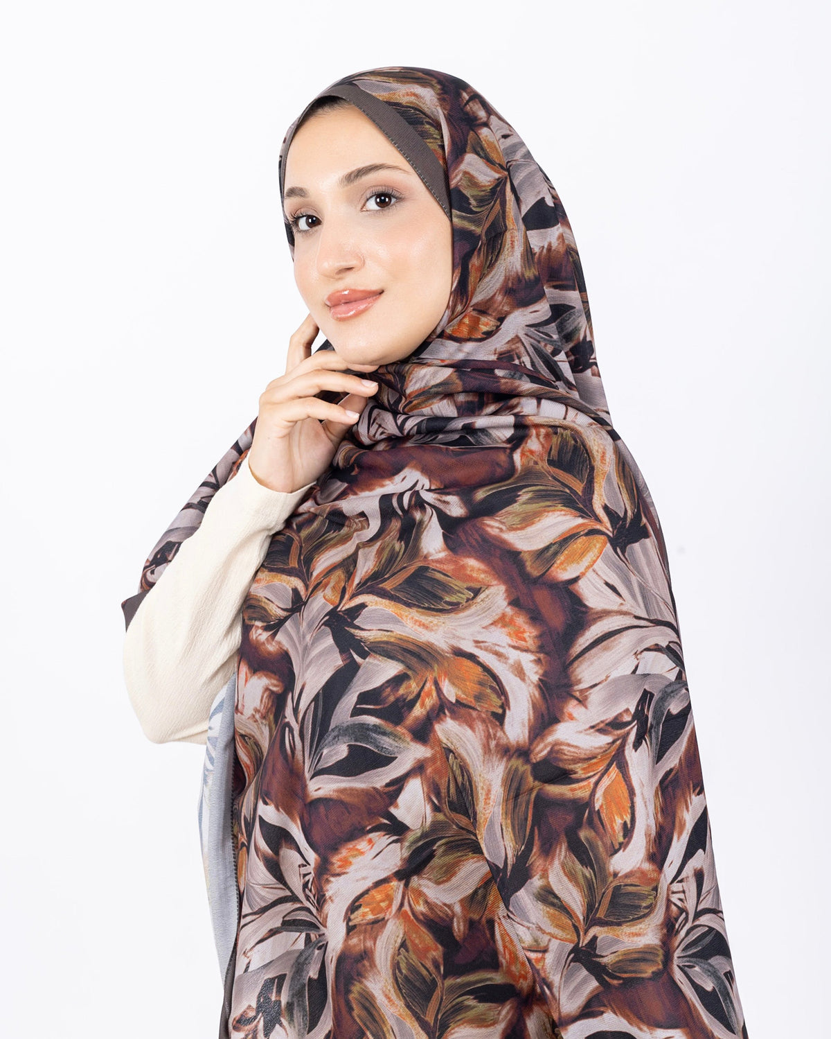 Mikro Soft Şal D011 Koyu Vizon, çiçekli desenli, 75 × 185 cm şal – görsel 3