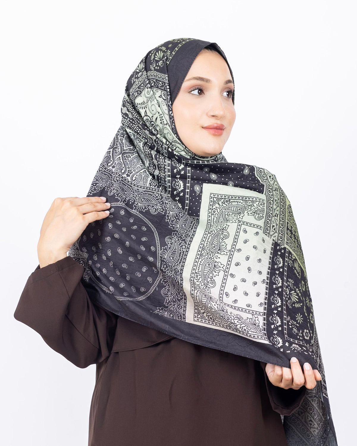 Mikro Bambu Kraş Şal D034 Siyah-Yeşil, 75 × 185 cm şal – görsel 2