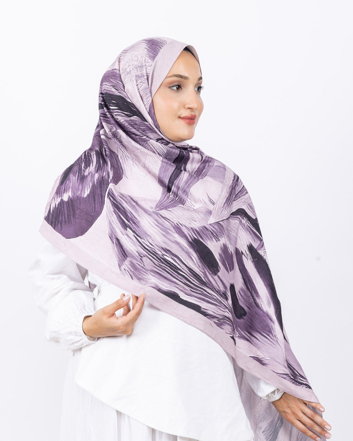 Mikro Bambu Kraş Şal D033 Lila-Mor, yapraklı desenli, 75 × 185 cm şal – görsel 3