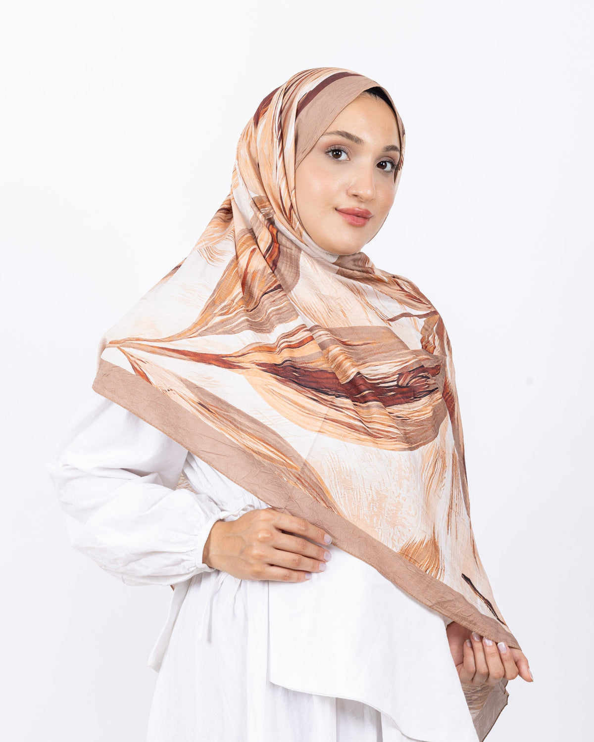 Mikro Bambu Kraş Şal D033 Sütlü Kahve, yapraklı desenli, 75 × 185 cm şal – görsel 3