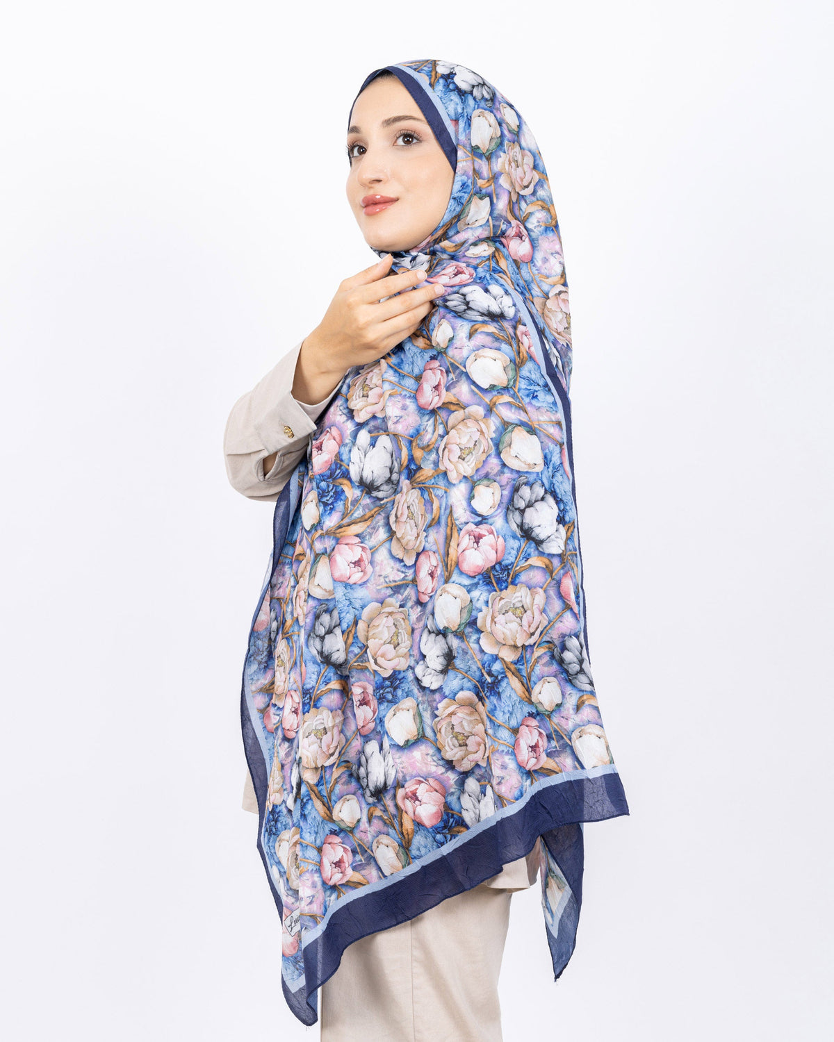 Soft Bambu Kraş Şal D036 Lacivert, rose desenli, 75 × 185 cm şal – görsel 4
