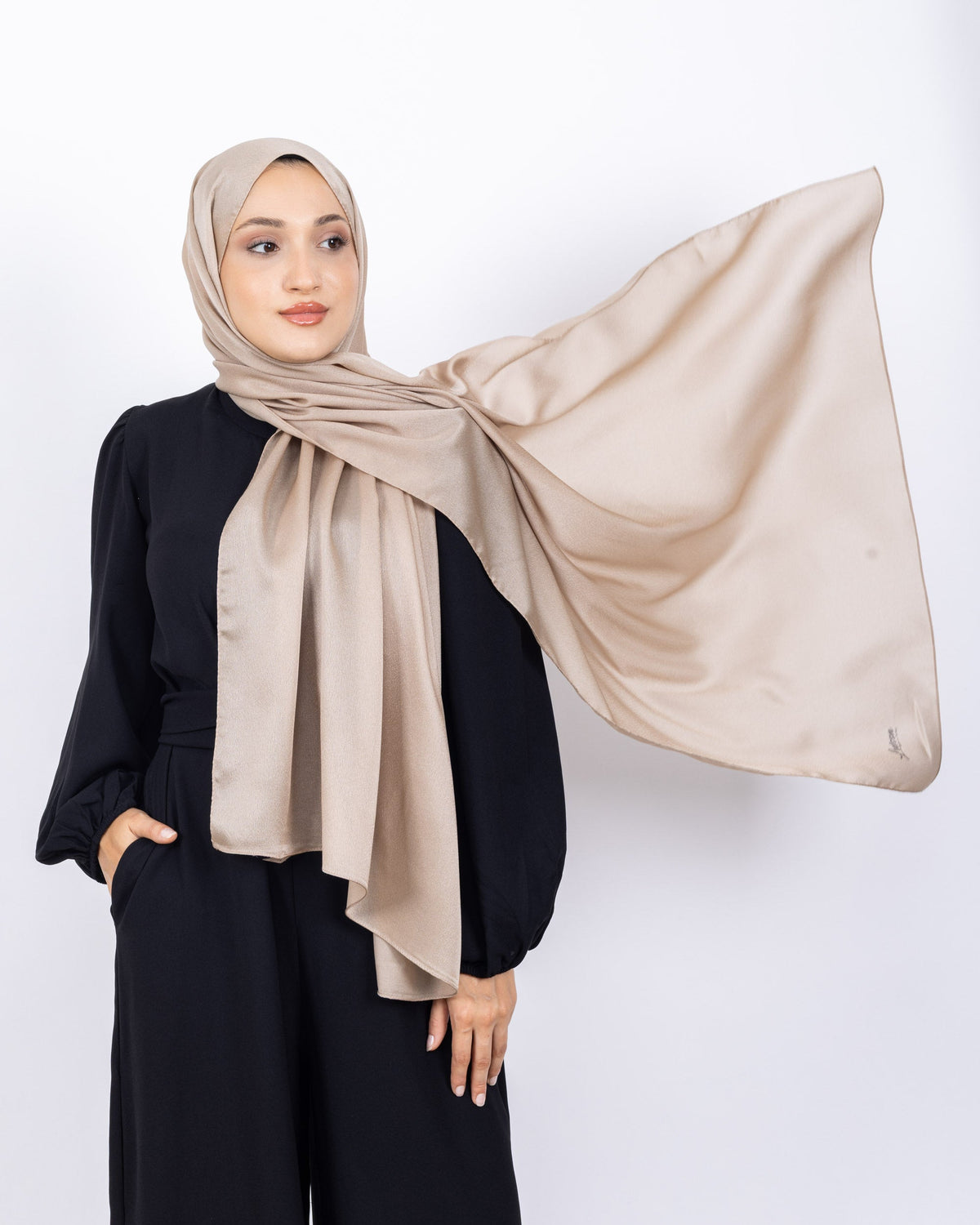Düz Kristal Şal D019 Sütlü Kahve, düz desenli, 75 × 185 cm şal – görsel 3