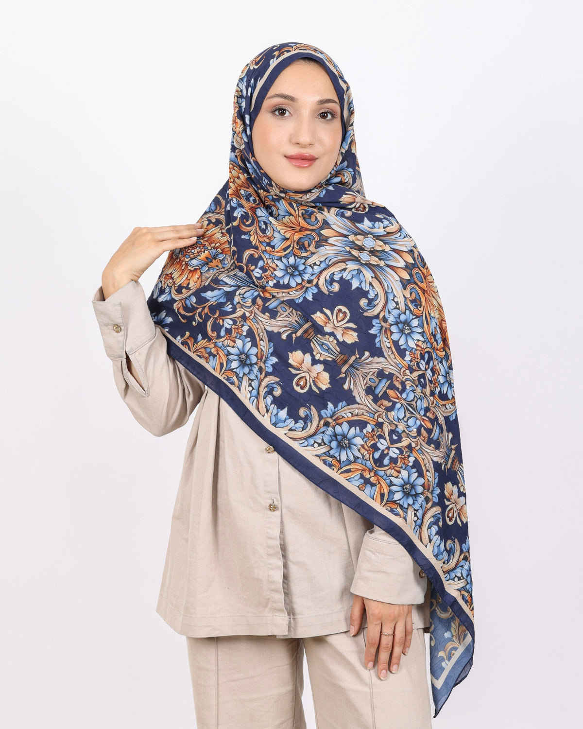 Soft Bambu Kraş Şal D040 Lacivert, çiçekli desenli, 75 × 185 cm şal – görsel 3