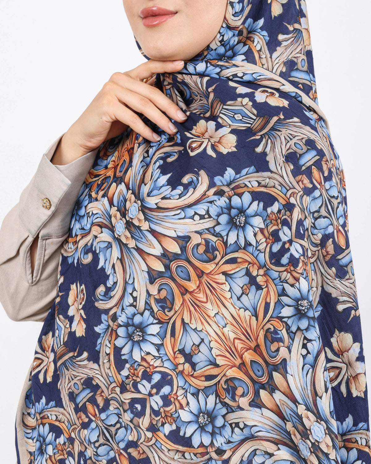 Soft Bambu Kraş Şal D040 Lacivert, çiçekli desenli, 75 × 185 cm şal – görsel 4