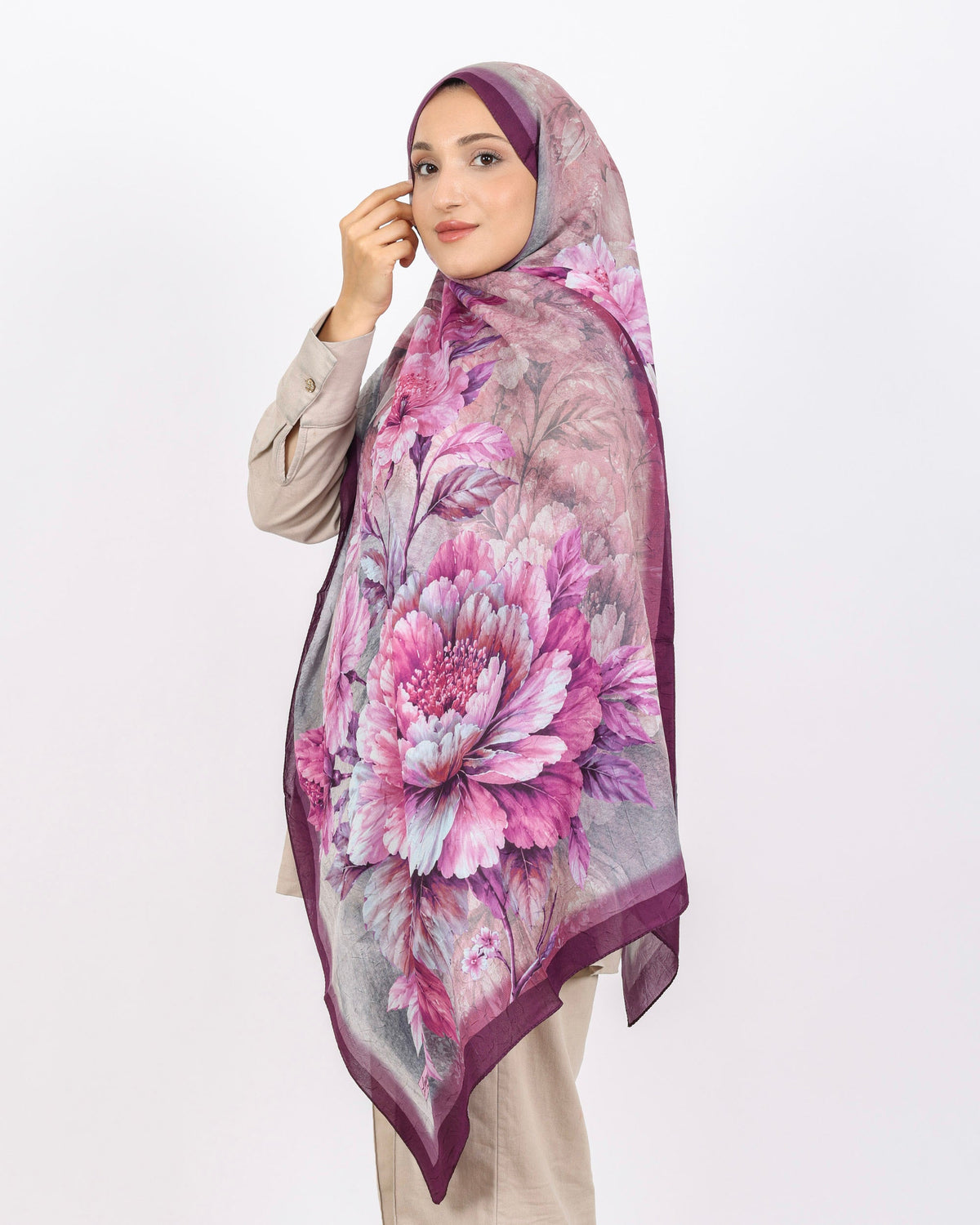 Soft Bambu Kraş Şal D041 Mürdüm, çiçekli desenli, 75 × 185 cm şal – görsel 2
