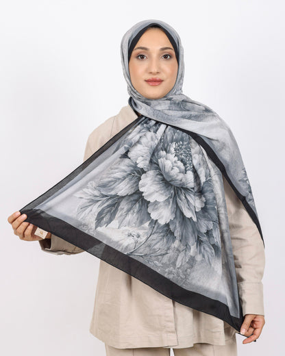 Soft Bambu Kraş Şal D041 Siyah-Gri, çiçekli desenli, 75 × 185 cm şal – görsel 2