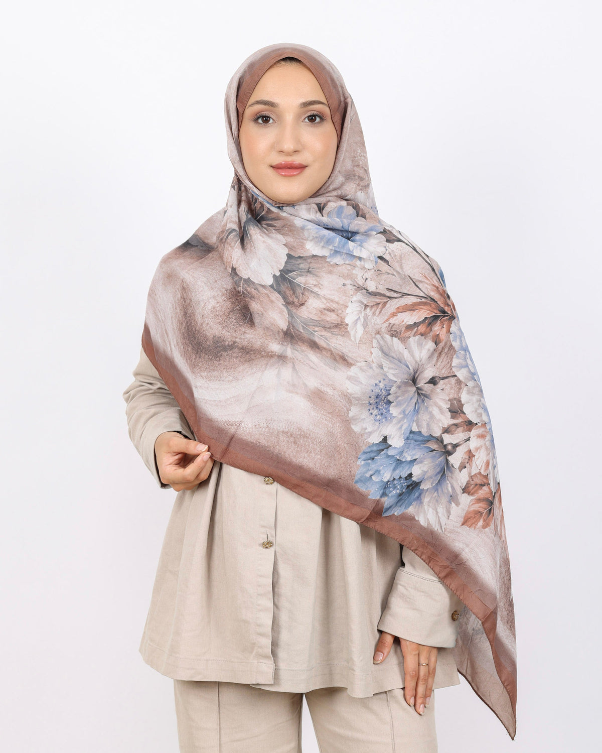 Soft Bambu Kraş Şal D041 Kahverengi-Mavi, çiçekli desenli, 75 × 185 cm şal – görsel 2